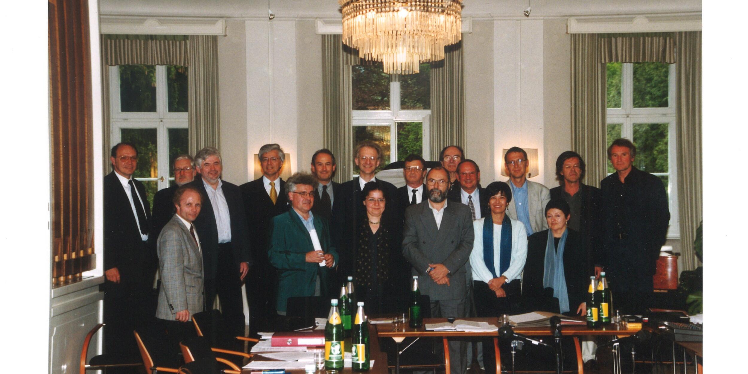Universitätskollegium mit Rektor Klaus Ager (1999)